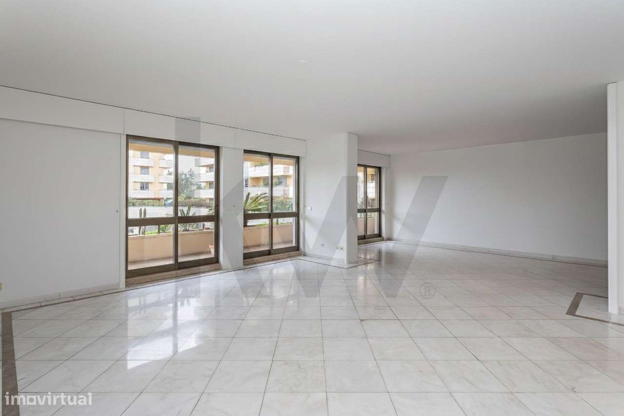 T3 + 2 com Garagem, Varanda e Elevador | Quinta das Laranjeiras | São - Grande imagem: 3/43