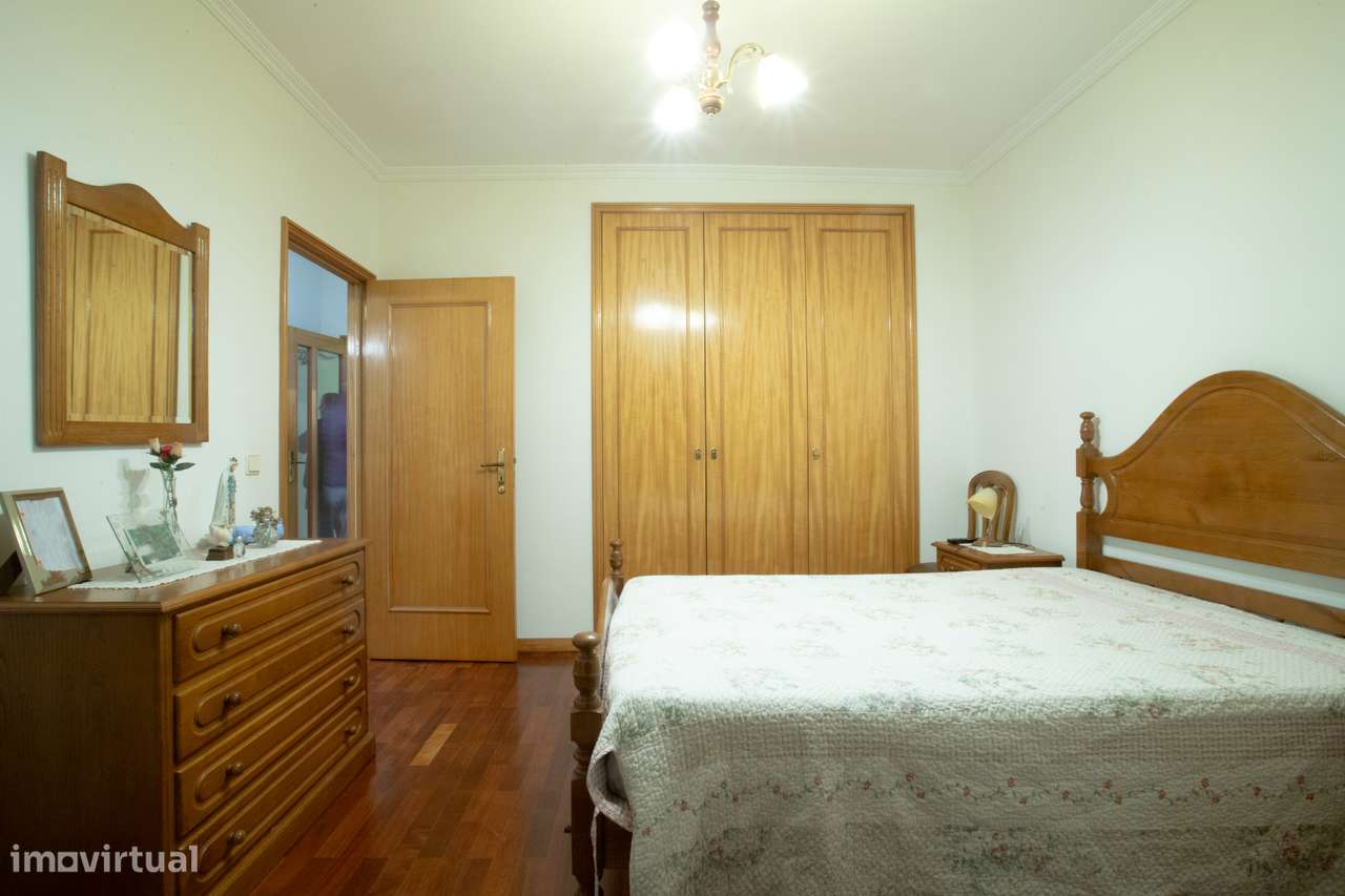 T2+1, em Vila Nova de Gaia, com garagem e varanda-19