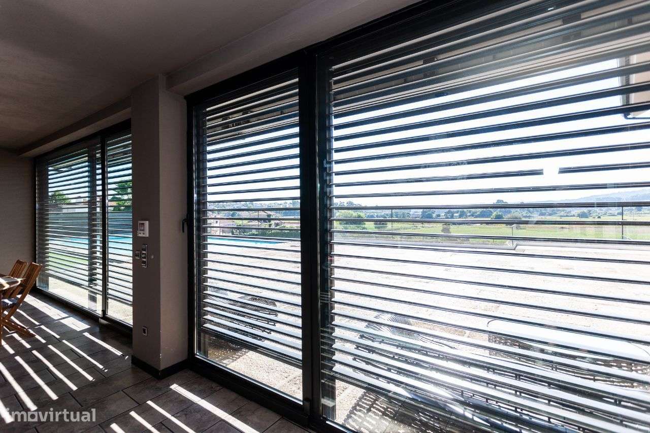 Moradia com Piscina e Campo de Ténis-32