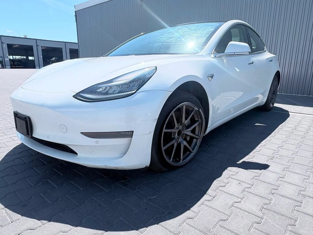 Tesla Model 3 Standard Reichweite Plus Hinterradantrieb 2019