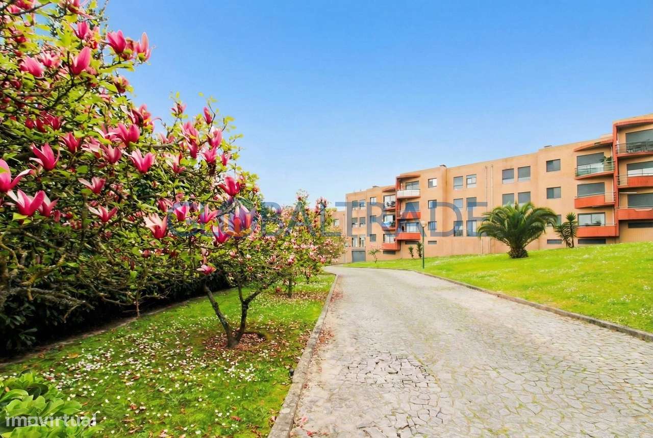 Apartamento T3 Renovado - Condomínio Fechado em Rio Tinto-0