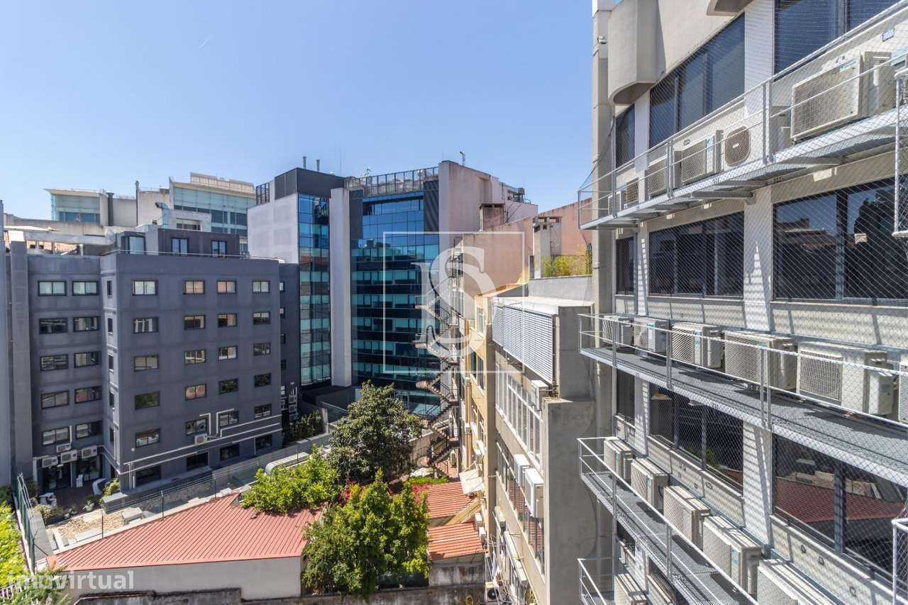 T1 Remodelado e Decorado e Equipado na Av. Defensores de Chaves, Lisbo-30