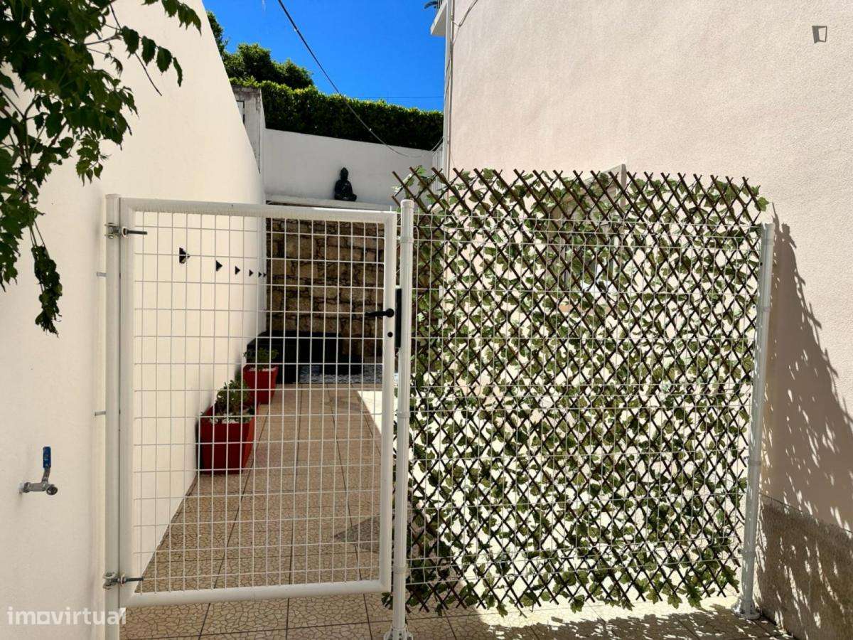 Estúdio - localizado em Norton de Matos Coimbra - Grande imagem: 5/7