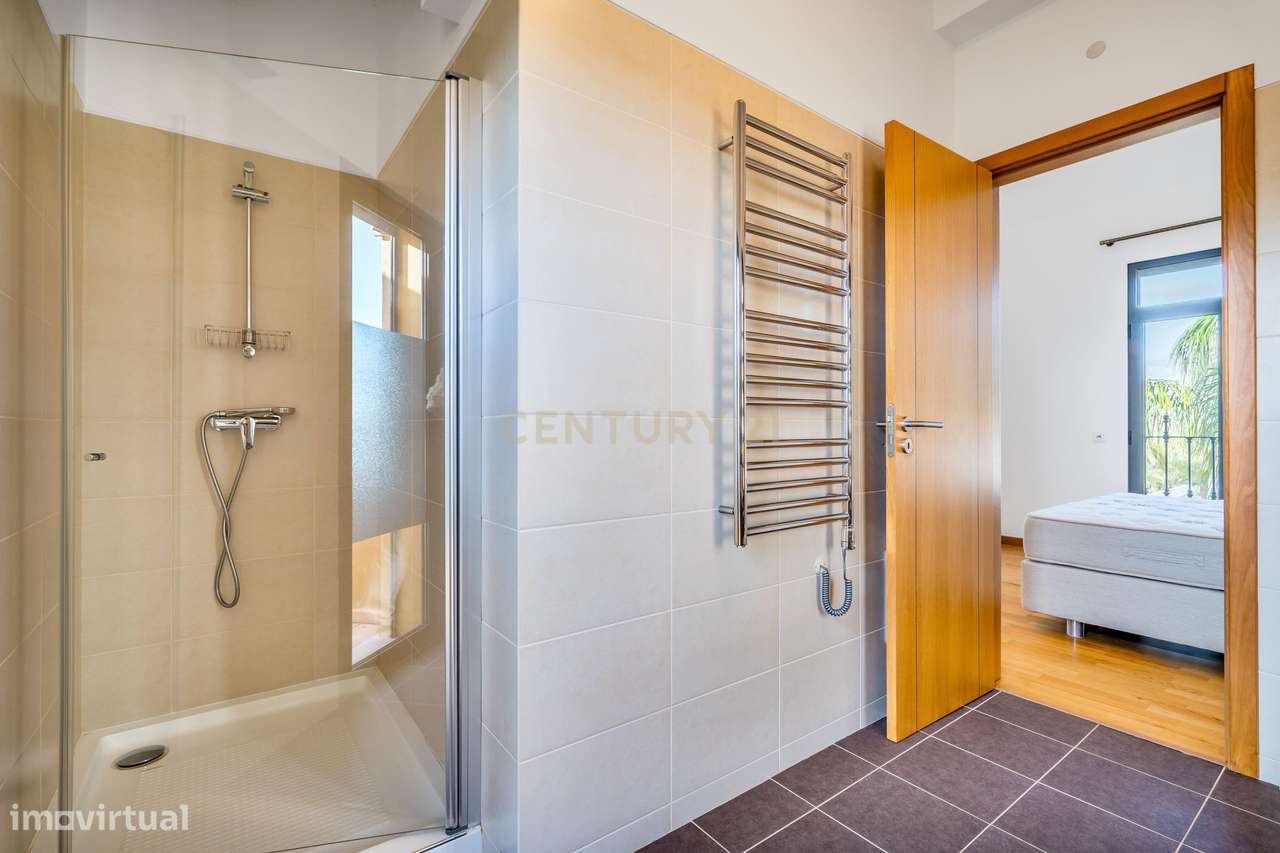 Moradia Unifamiliar de Prestígio | Guia – Albufeira | T4 | Piscina | J-28