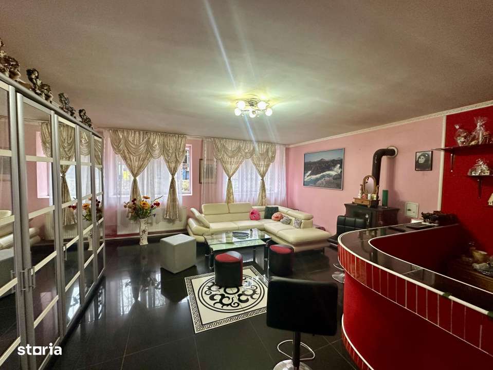 Casa cu doua unitati locative ,teren 700 mp – Str. Bistritei 15, Dej - Imagine principală: 5/12