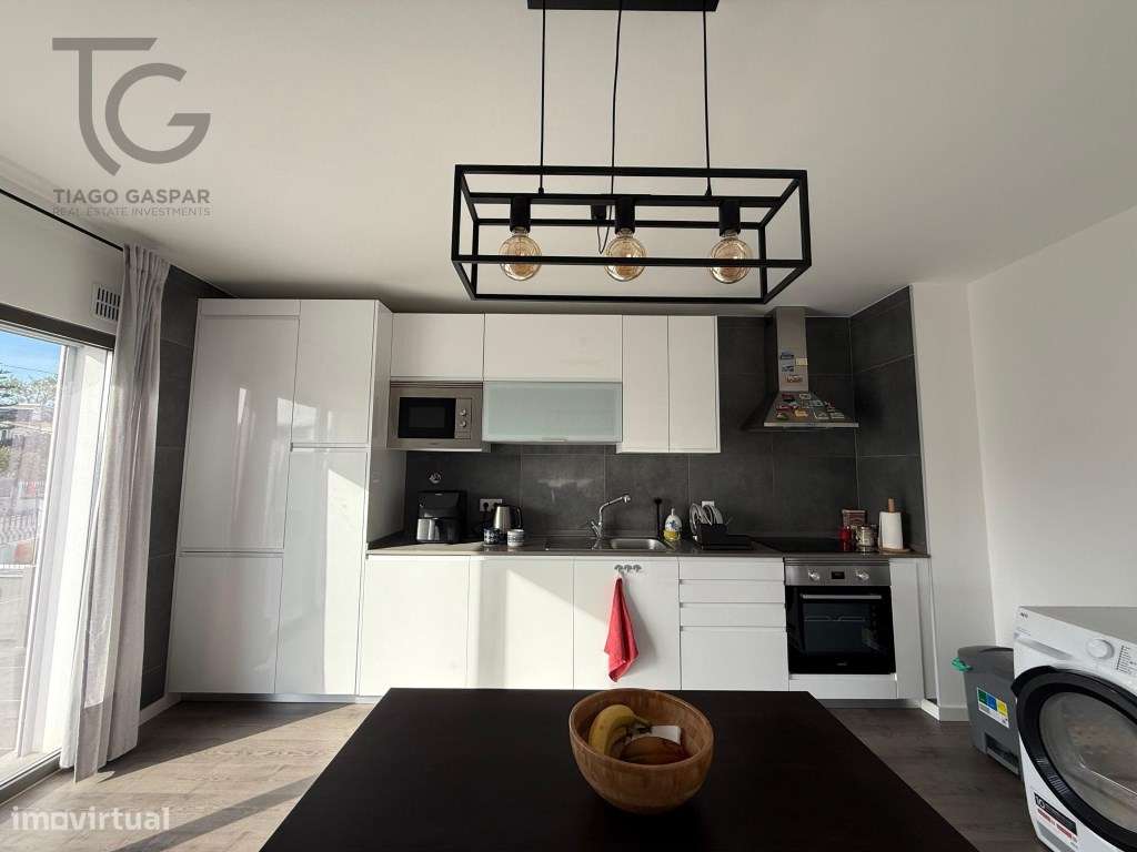 T2 com Terraço e Garagem em Ericeira-4