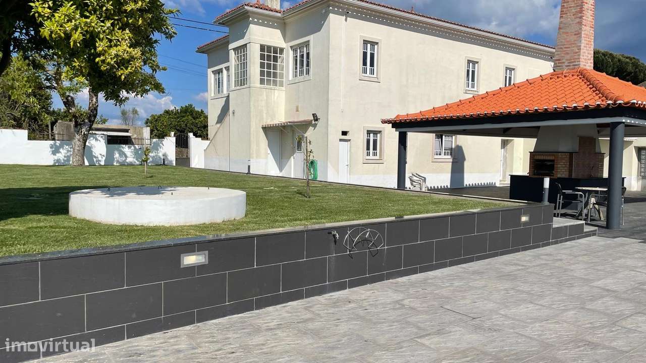 Propriedade independente com 4 apartamentos - Grande imagem: 4/29