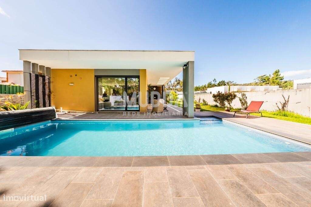 Moradia T3 Premium com Piscina, Jacuzzi e Design Contemporâneo na Foz-36