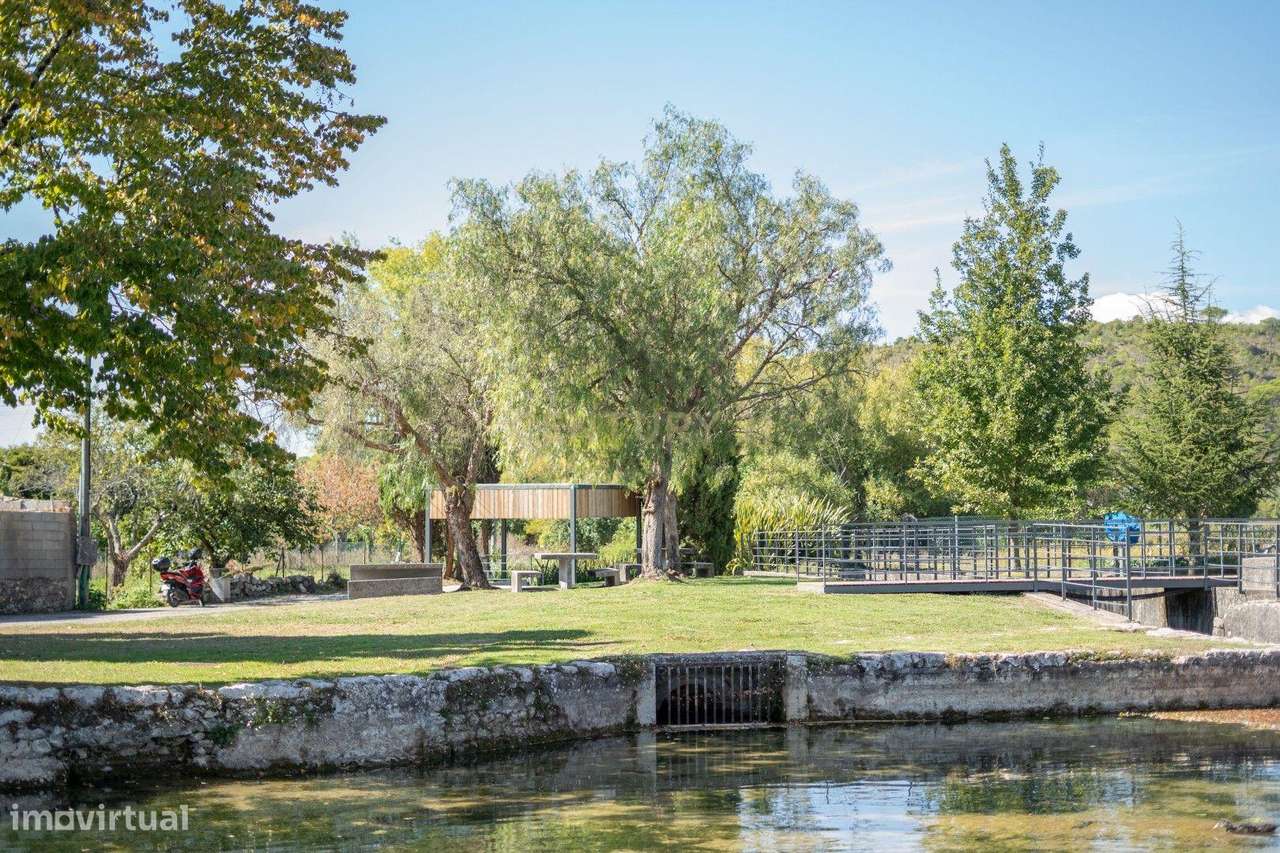 Duas Casas para restaurar, com bons acessos a Condeixa - Grande imagem: 4/25