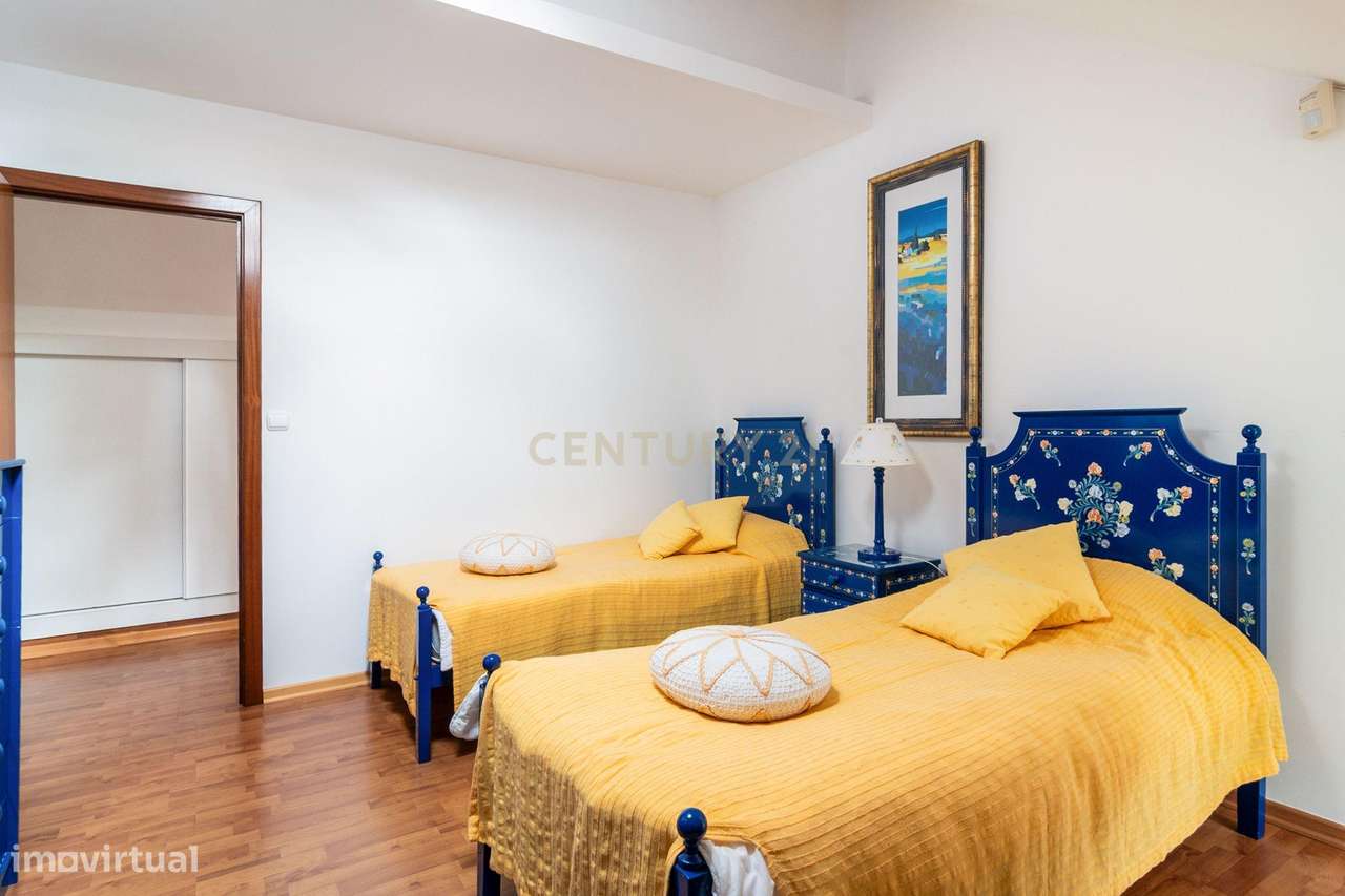 Moradia T2+3 em Seixal, Ericeira-12