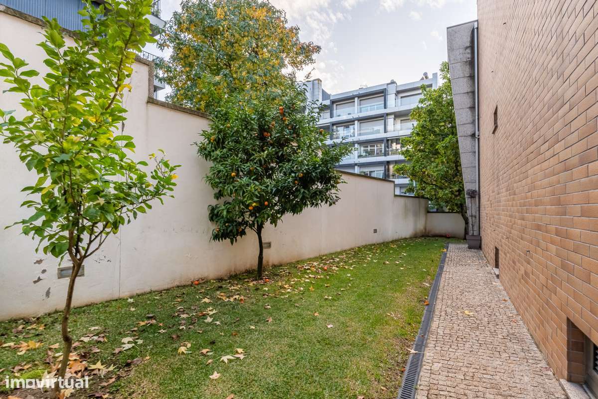 Moradia T3 + escritório à venda em Fraião - Braga-27