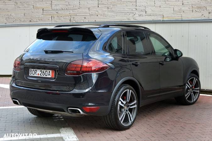 Porsche Cayenne - 4