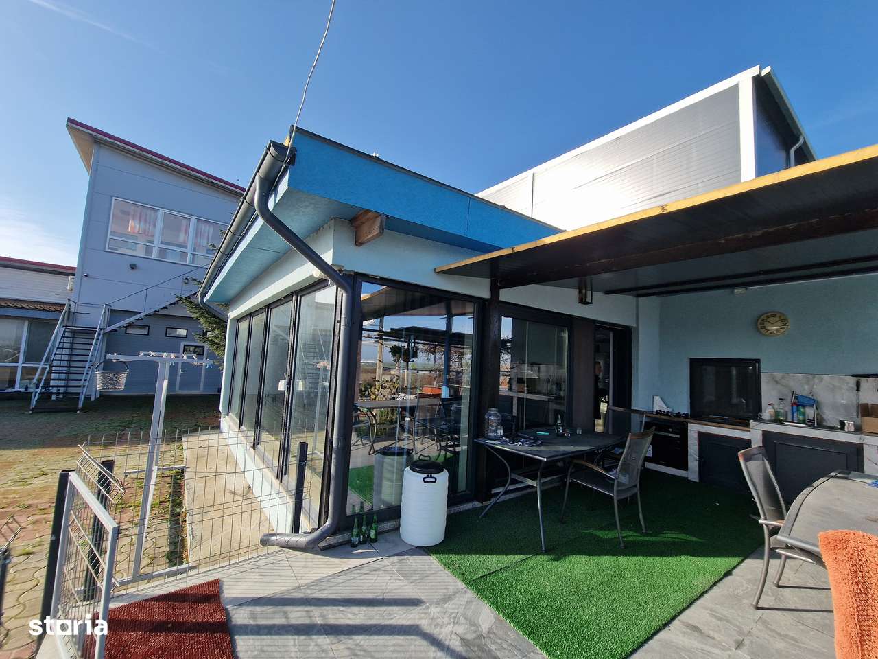 Ovidiu-Constructie 2 Hale,3 Apartamente,acces usor catre Autostrada - Imagine principală: 4/19