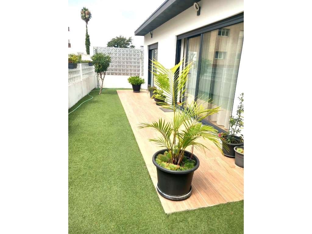 Moradia T2 Suites térrea (10min a pé da praia)-1