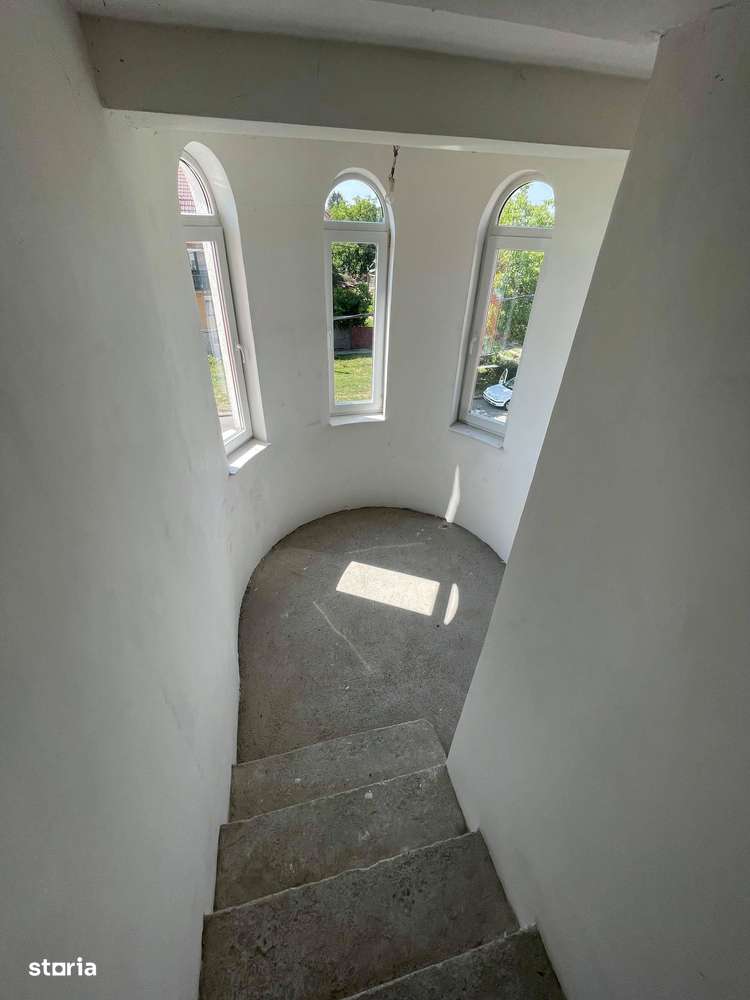 Exclusivitate ! Ideal investitite ! 2 case + 10 ari teren , str. Dara-12