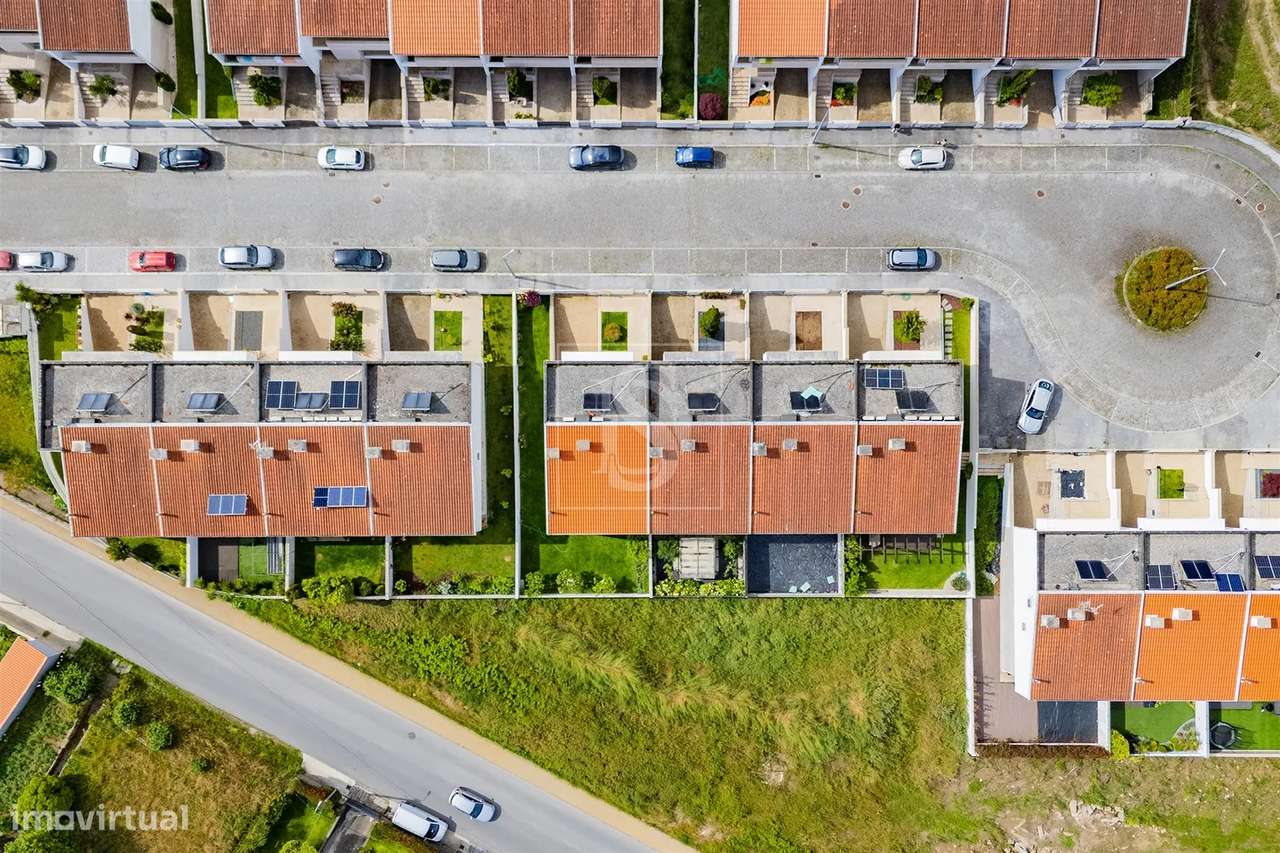 Moradia T4 com 2 Suites em Gamil – Barcelos-41