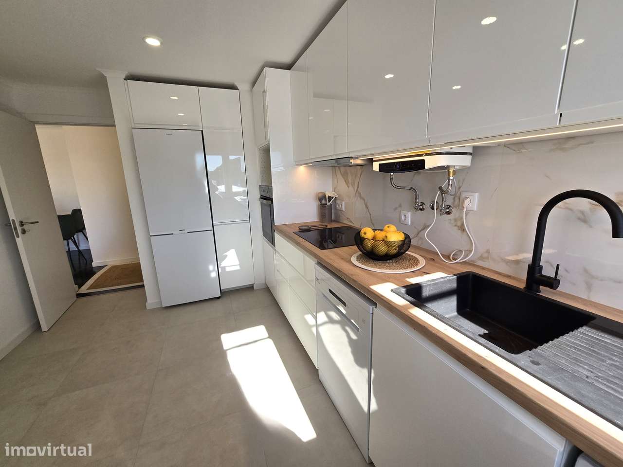 Magnifico Apartamento T2 Totalmente Renovado na Tapada das Mercês - Grande imagem: 5/39