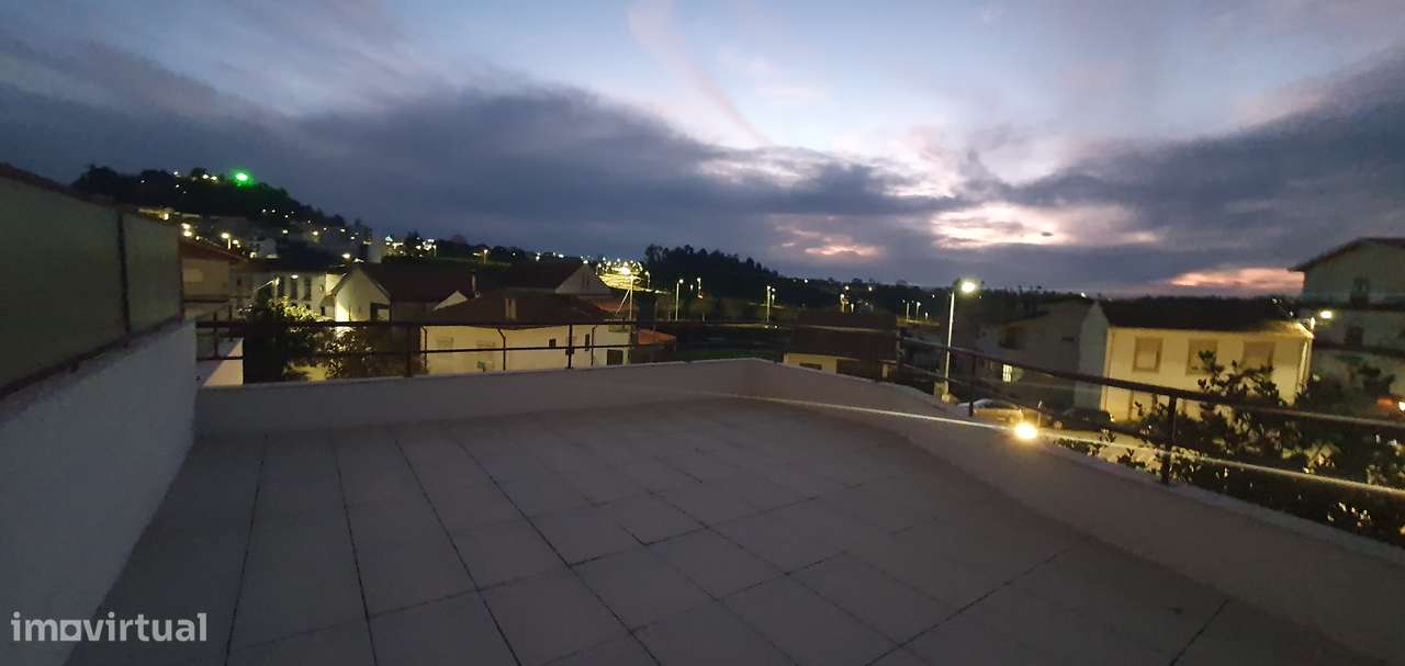 Apartamento T2 c/Lug de garagem - Gondomar, DºBrasas-14