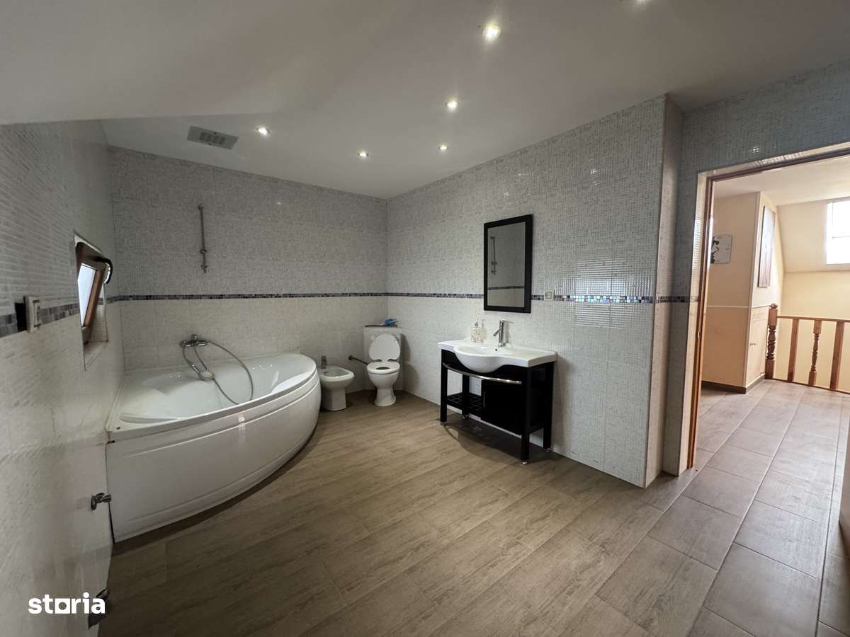 Casă în Pitești Str.Emanoil Barzotescu - Imagine principală: 5/11