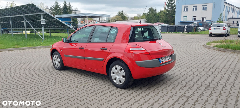 Renault Megane 1.6 Grandtour Avantage - 3