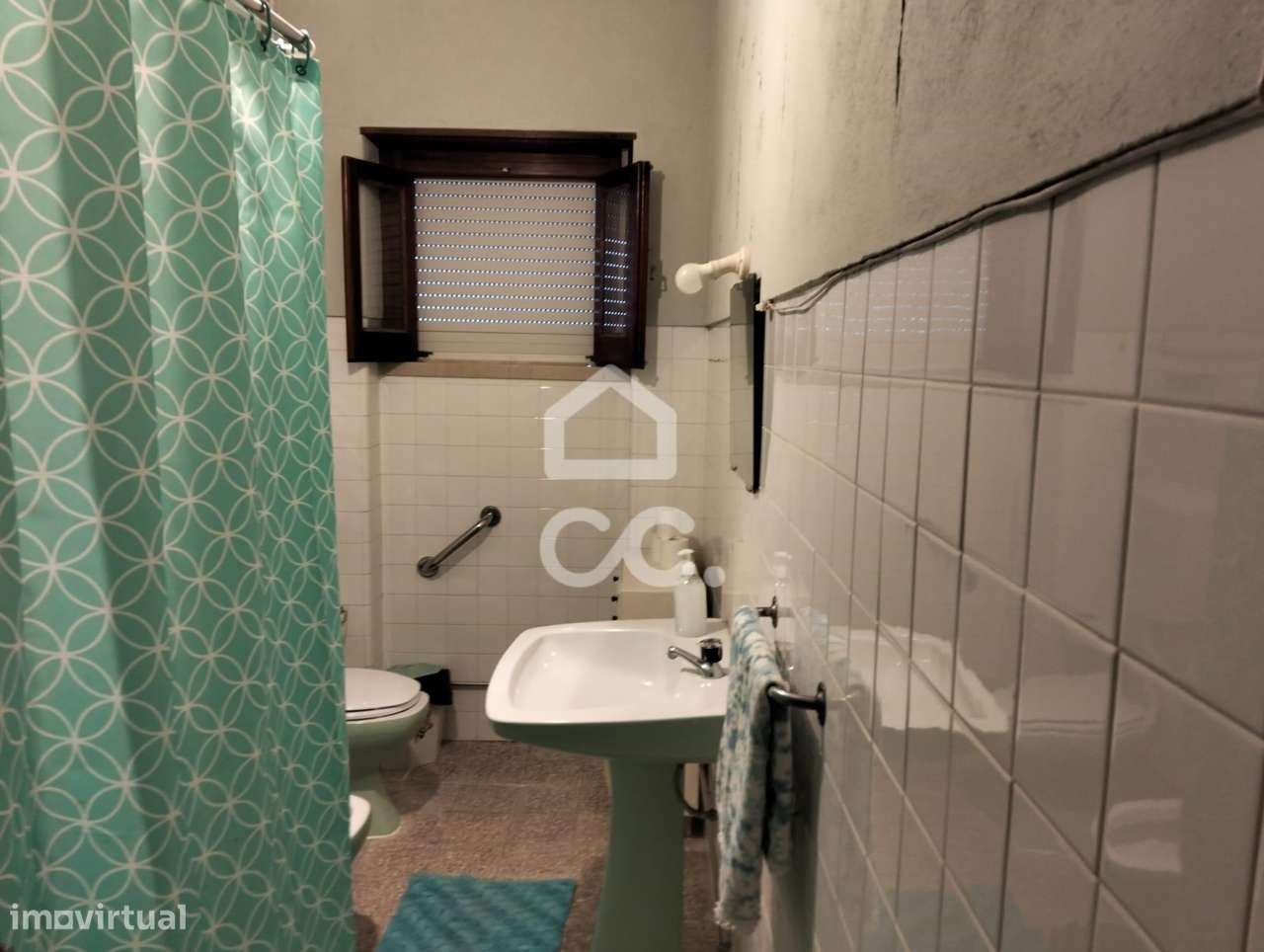 Moradia T5 inserida em lote de 376 m²-42