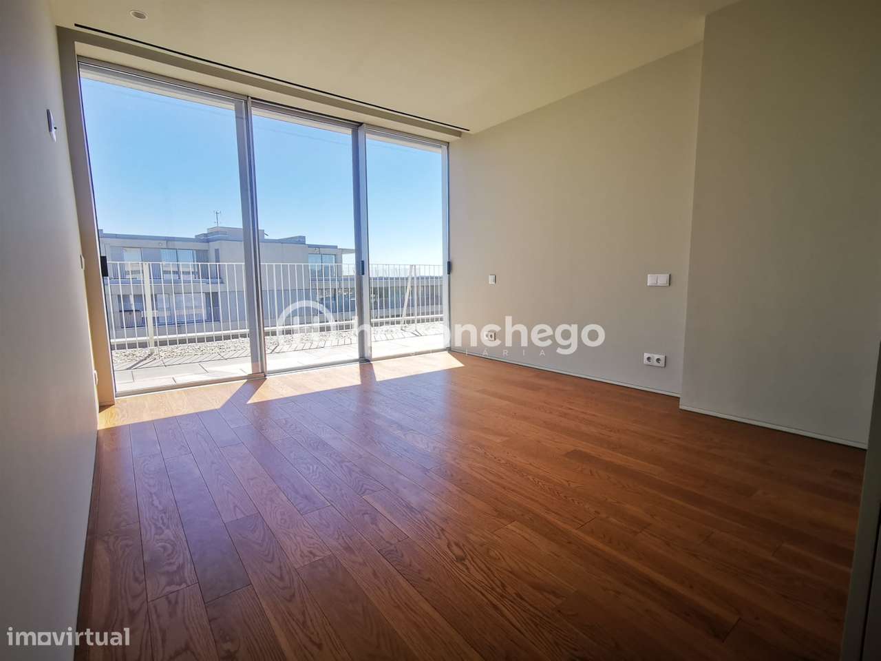 Penthouse T4 de Luxo em Barcelinhos – Totalmente Equipada com equipame-30
