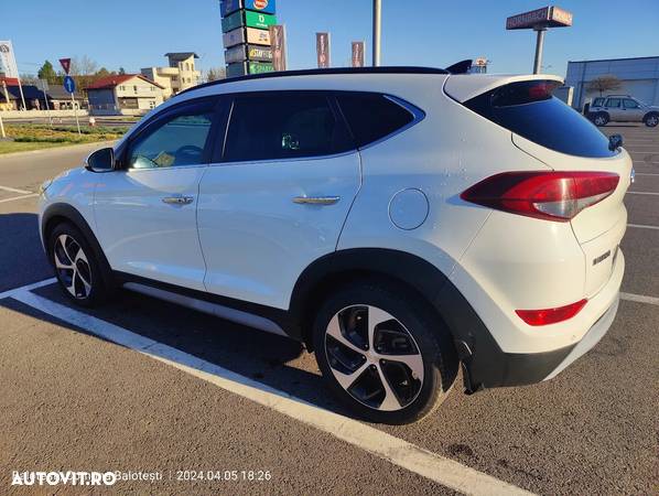 Hyundai Tucson 2.0 CRDI 4WD 6AT Luxury Pack+ - 11