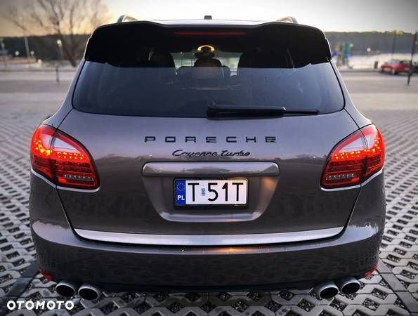 Porsche Cayenne Turbo Tiptronic S - 10