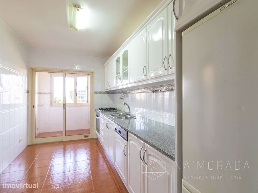 Apartamento T3 em Sanguedo em Edifício Modernizado e Ótimos Acessos-6
