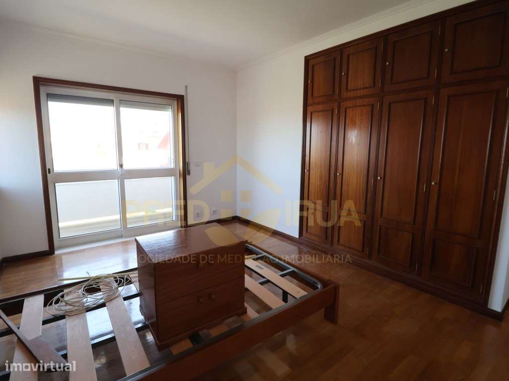 Fantástico T3 em Arcozelo com vistas de mar-12