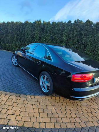 Audi A8 4.2 TDI DPF (clean diesel) quattro tiptronic - 12