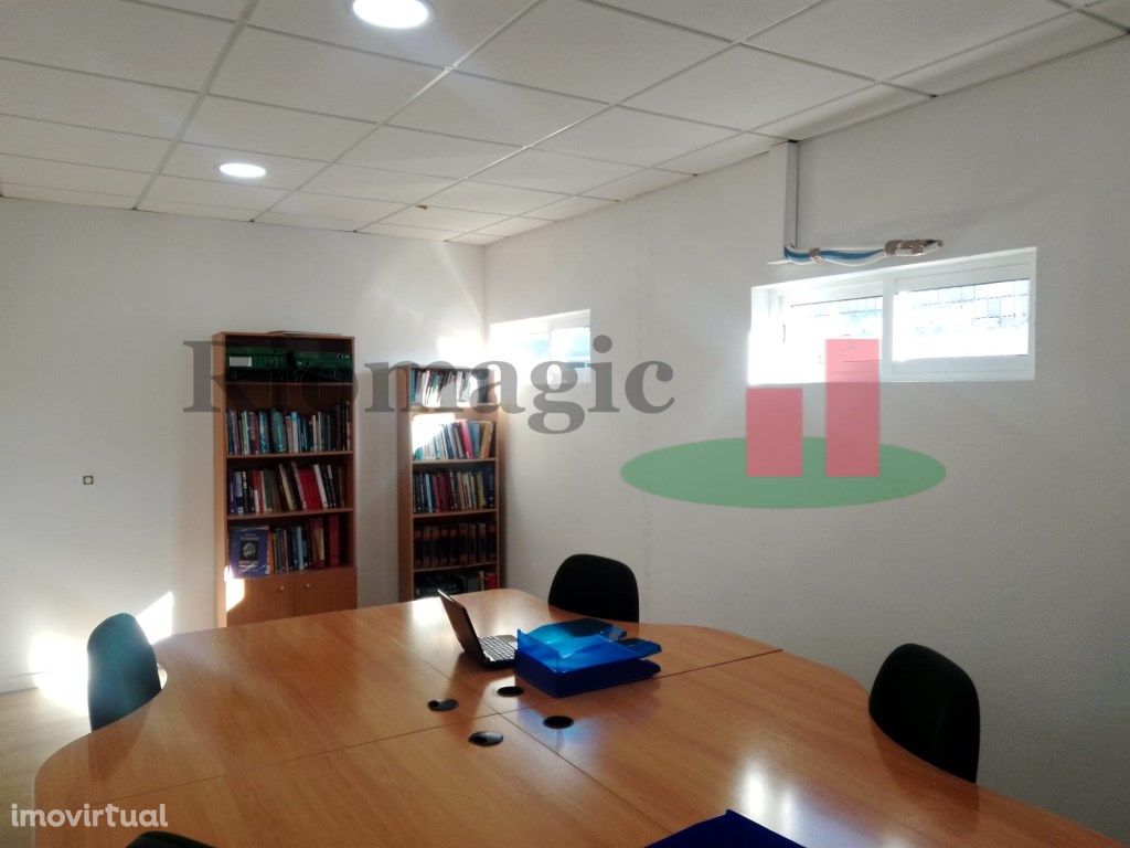 Sala / escritório para arrendamento