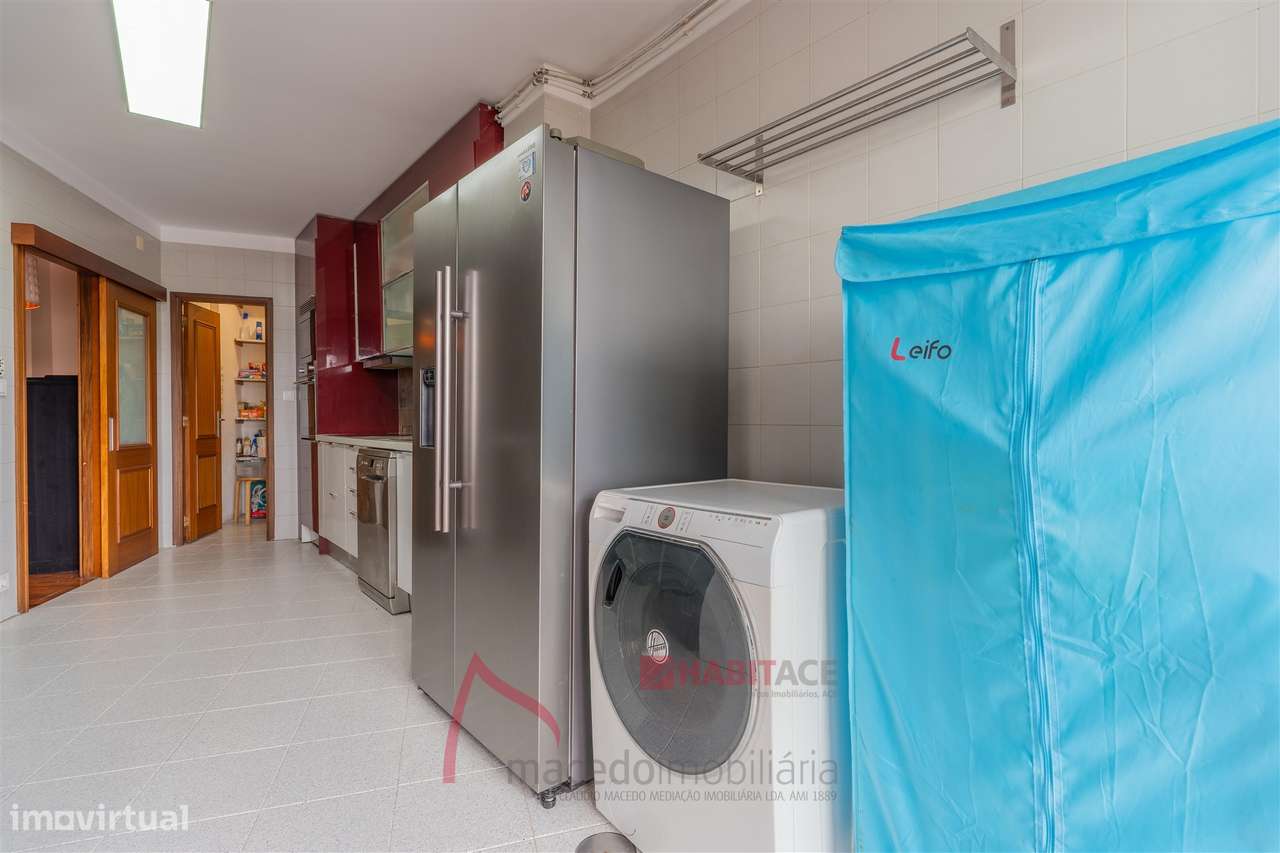 Apartamento T4 Mobilado à Venda em São Vicente, Braga-39