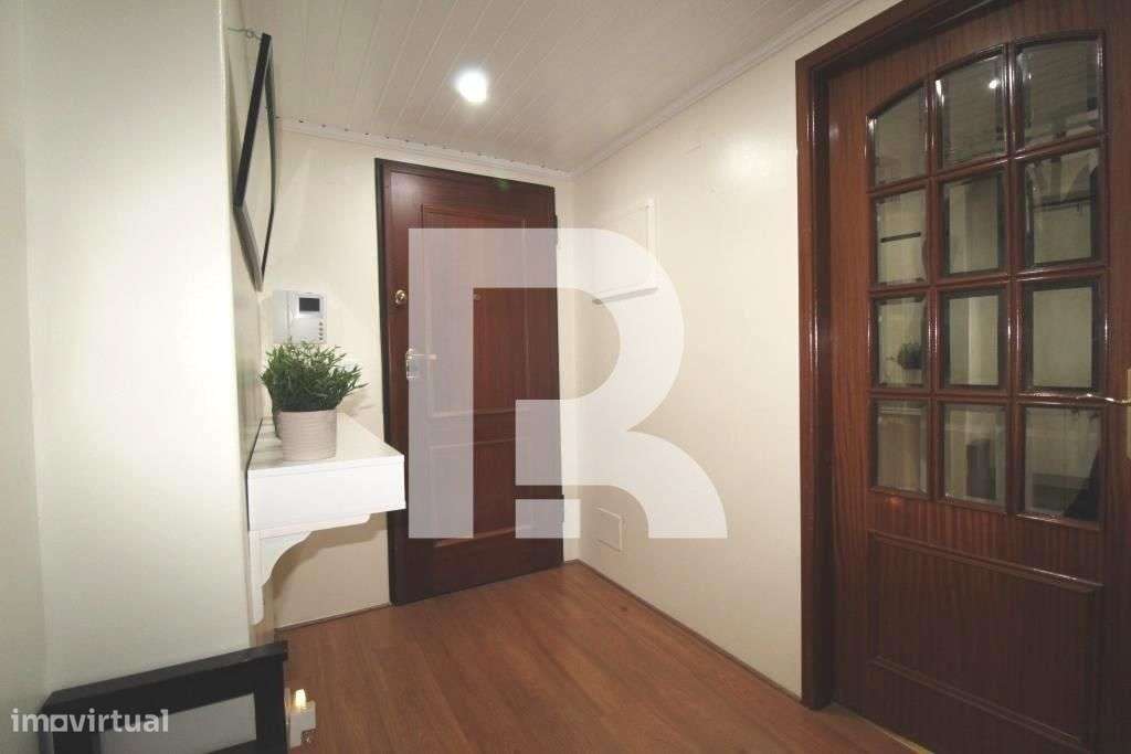 Apartamento T3 c/ Box em Mem Martins-18