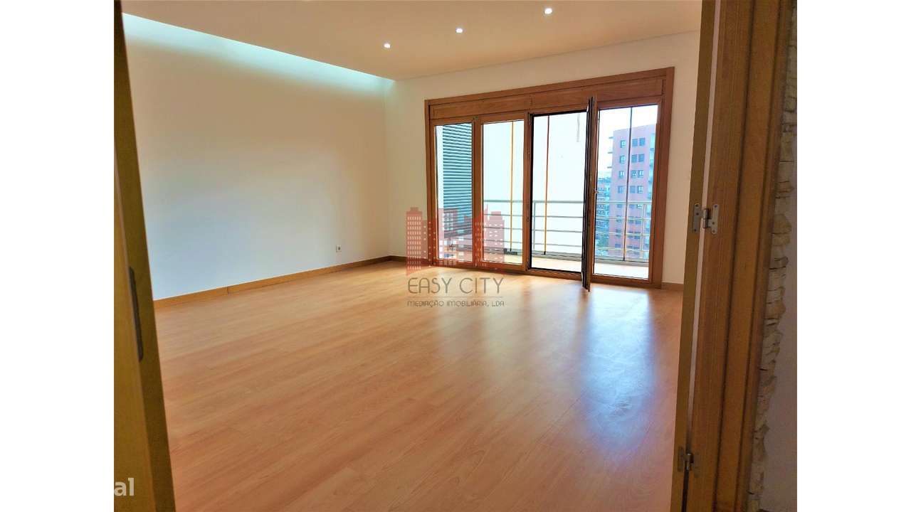 Apartamento T3 em Colinas do Cruzeiro-6