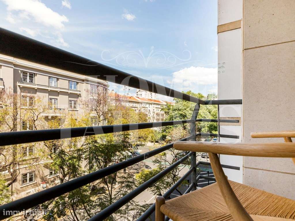 Apartamento T1 na Avenida Miguel Bombarda mobilado e lugar de garagem - Grande imagem: 5/26