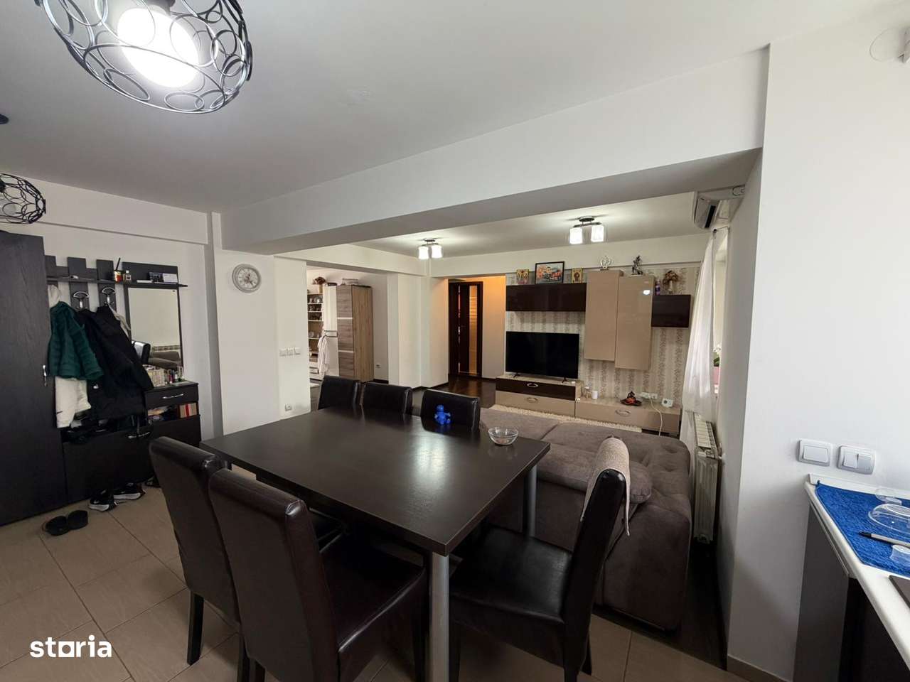 Apartament 4 camere 90 mp, etajul 3 - zona centrala-3