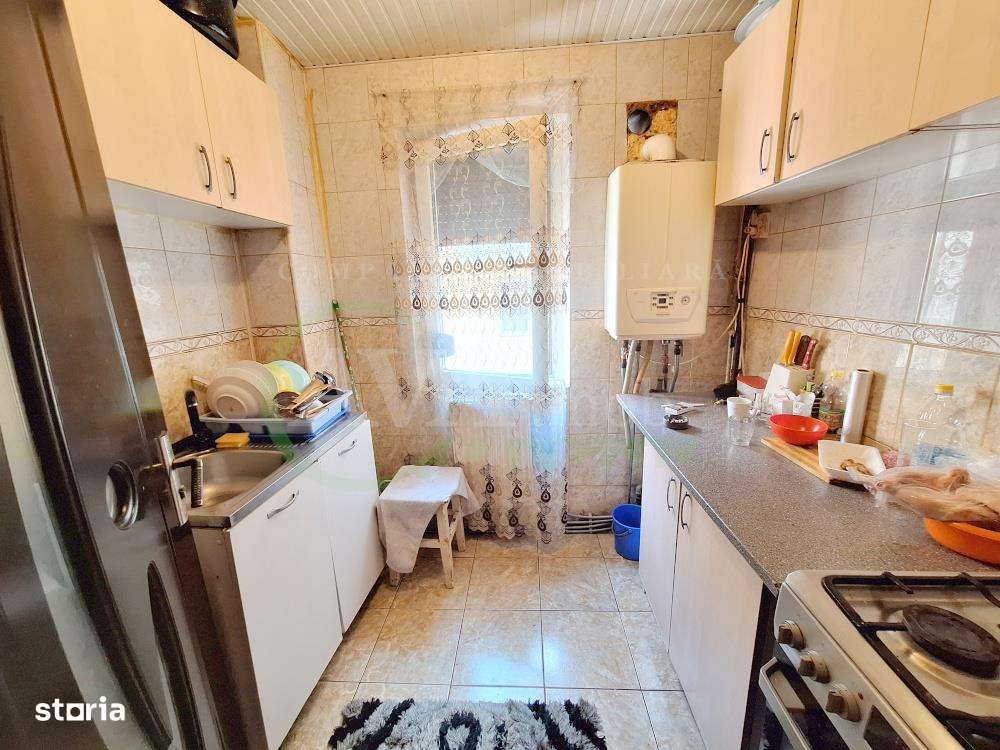 Apartament 3 camere, etaj 3 4, zona Bazinul de Inot Bacau - Imagine principală: 5/8