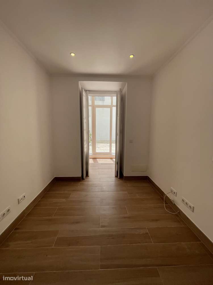 Apartamento 3 Quartos com luz | Cave Terraço grande | Cozinha Equipada - Grande imagem: 5/17