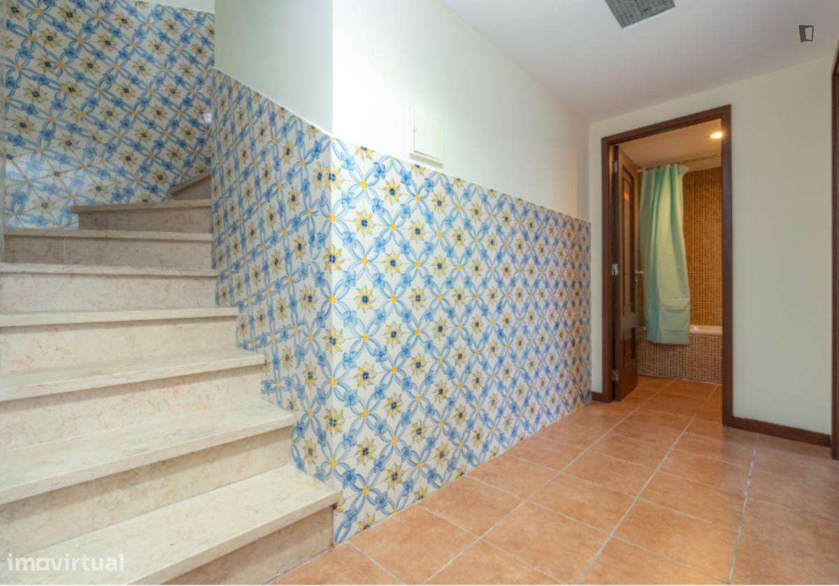 Quarto - localizado em São Martinho de Bispo Coimbra - Grande imagem: 4/6