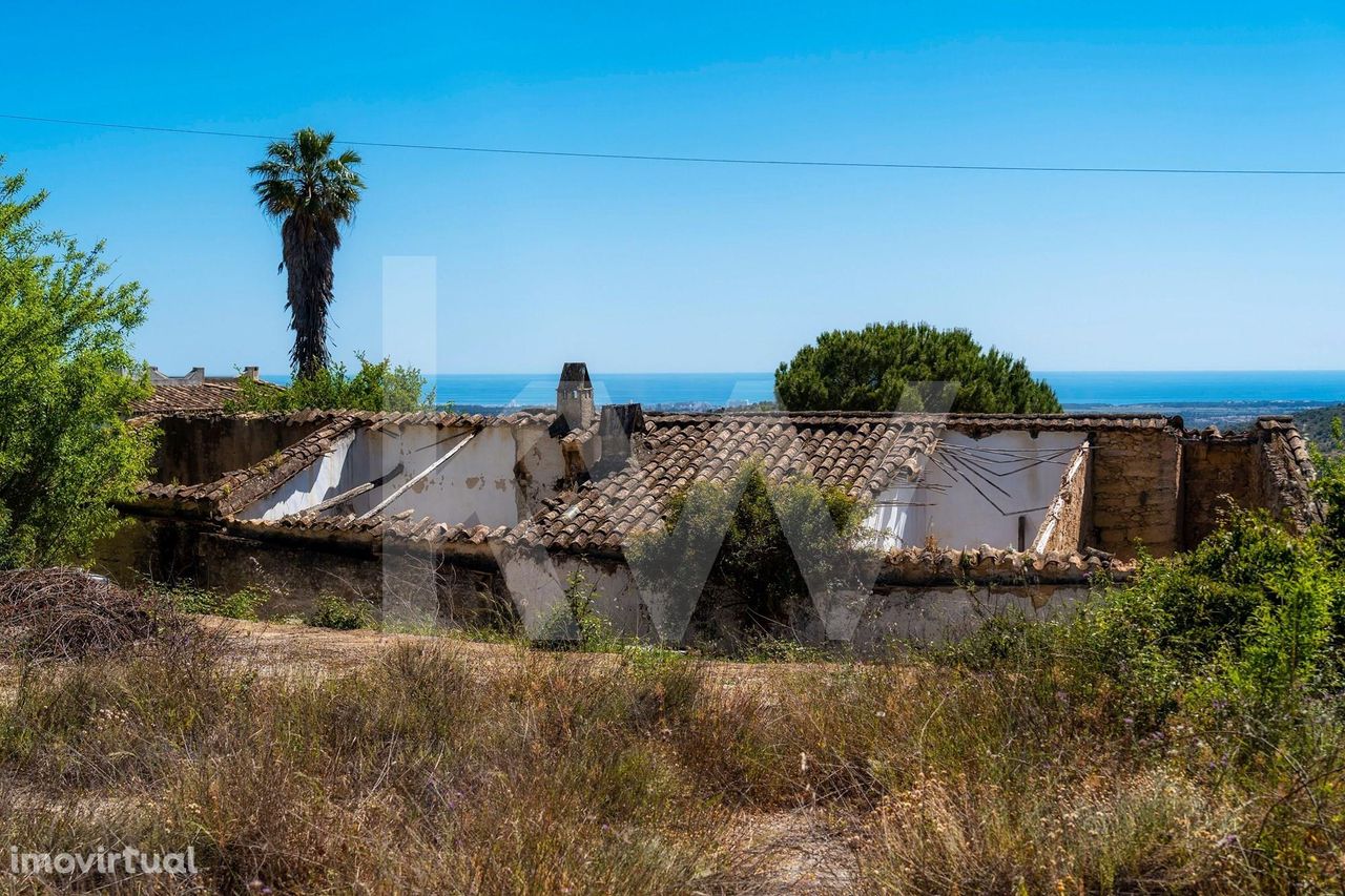 Casa por recuperar| Vista Mar| Terreno com boa área|  Loule| Algarve