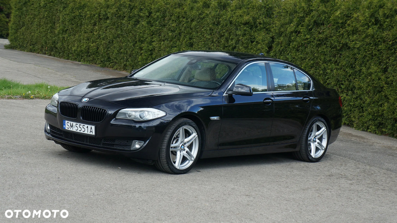 BMW Seria 5 550i xDrive Sport-Aut - 9