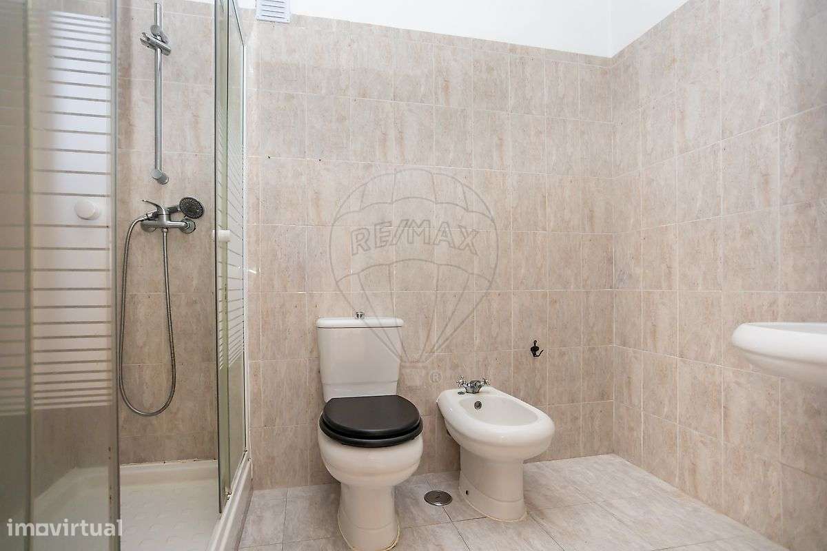 Moradia T3 com Quintal, Escritório e Churrasqueira – Quinta do Conde-33