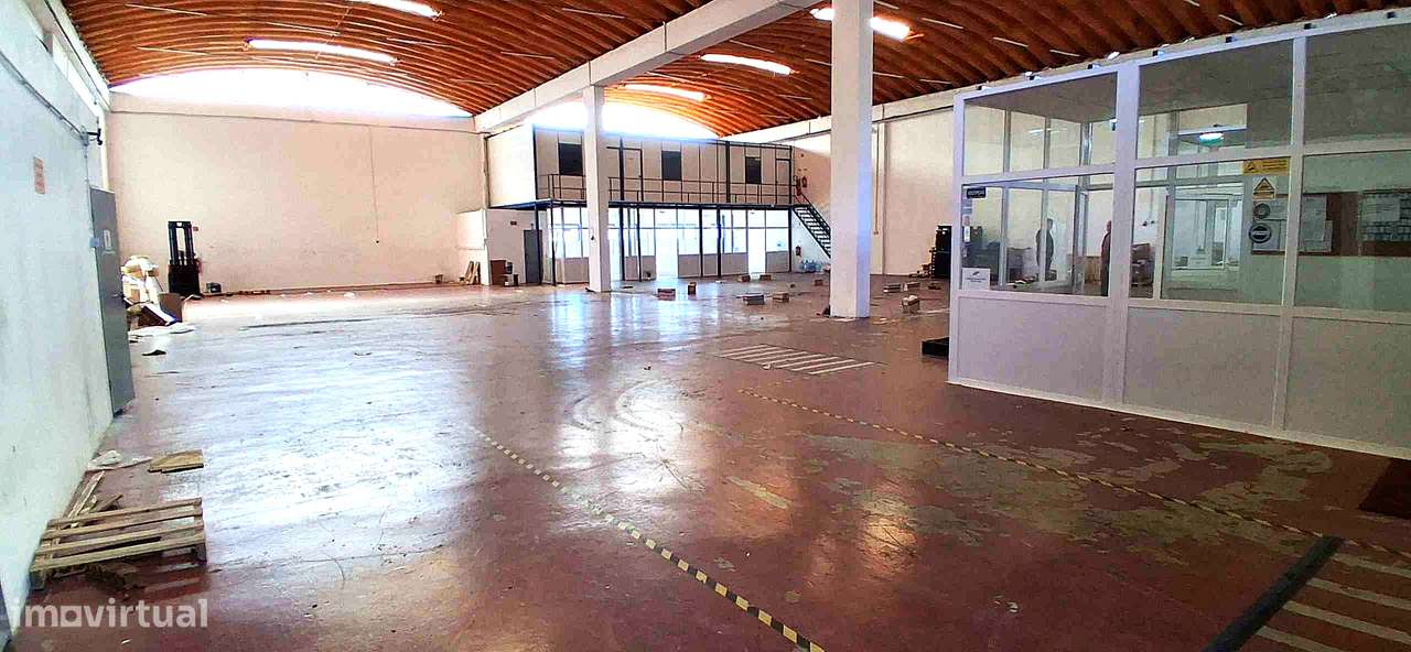 Armazém em Massamá e Monte Abraão - Grande imagem: 4/18