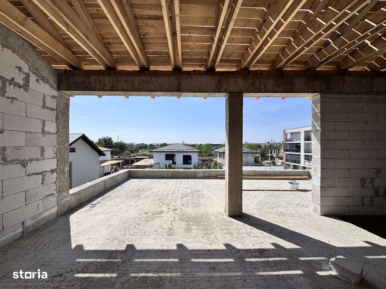 Casa P+2Et+Terasa. 5 cam. Util 185mp. Teren 250mp. - Imagine principală: 2/20