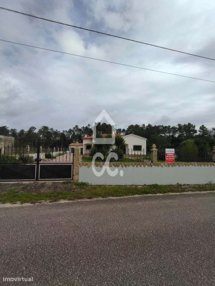 COIMBRÃO-------Venda global de Moradia individual T3 inserida em terre-44