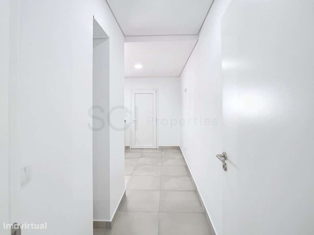 Moradia T3 duplex no centro de Fernão Ferro-8