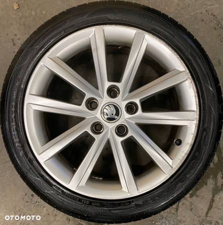 Koła Skoda  Vredestein Ultrac Satin 225/45-17  5x112 - ET49 - 7 J x 17H2 - 5