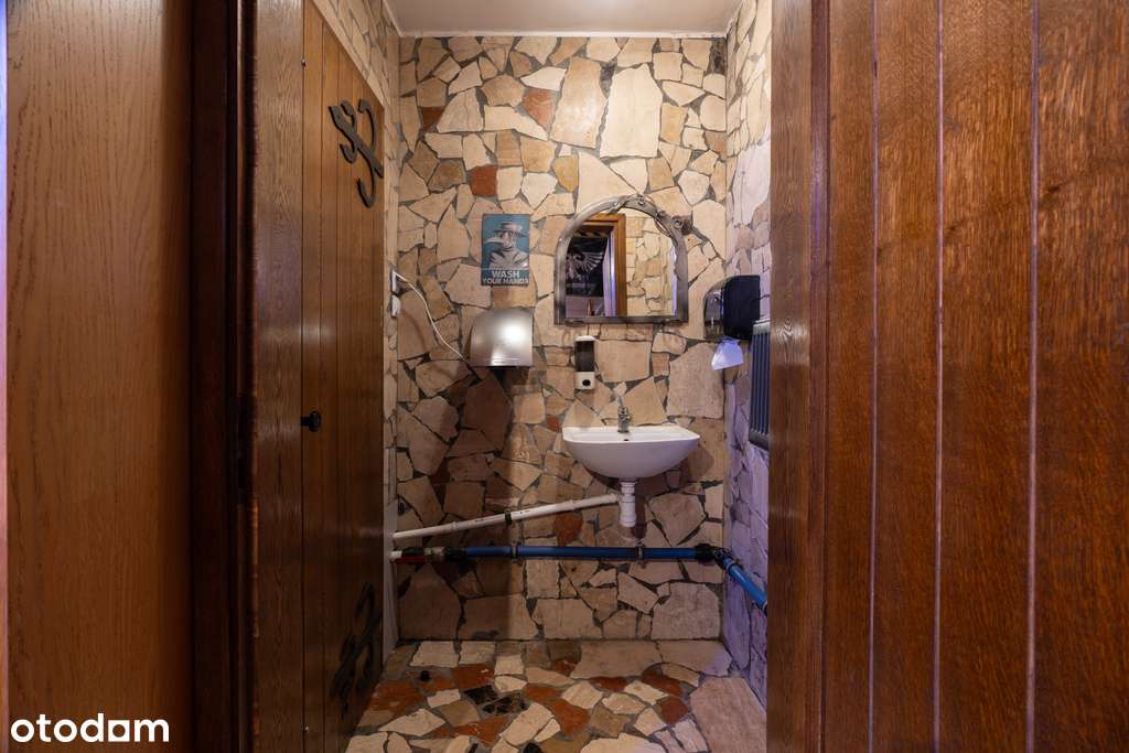 Dwupoziomowy lokal usługowy z witryną-9