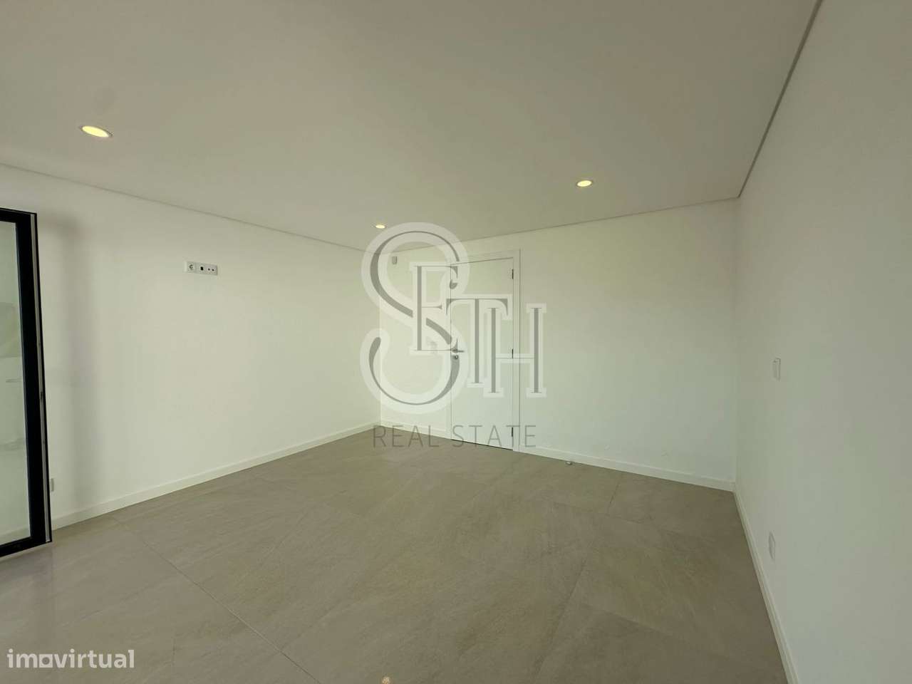 MORADIA V3+1 CENTRO DA CIDADE-35